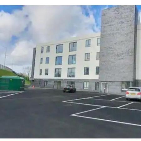 Lovely 2-Bedrooms With Free Parking Canvey Island ภายนอก รูปภาพ